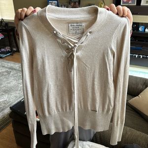 ABERCROMBIE & FITCH SWEATER